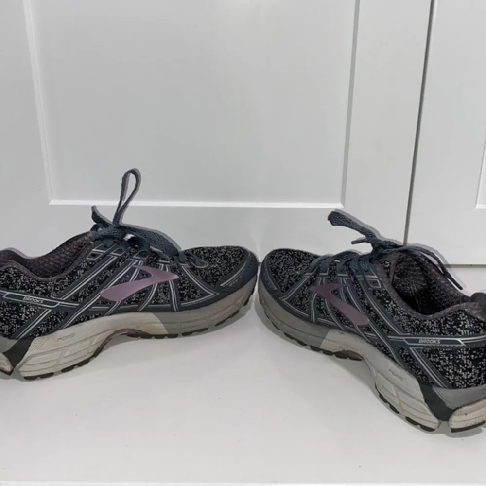 Brooks GTS 17‎ Running Shoe Grey Rose Womens 6.5